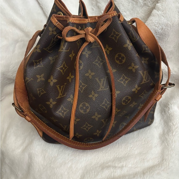 Vintage Louis Vuitton Classic Petit Noe Monogram Drawstring Bag - Picture 3 of 9